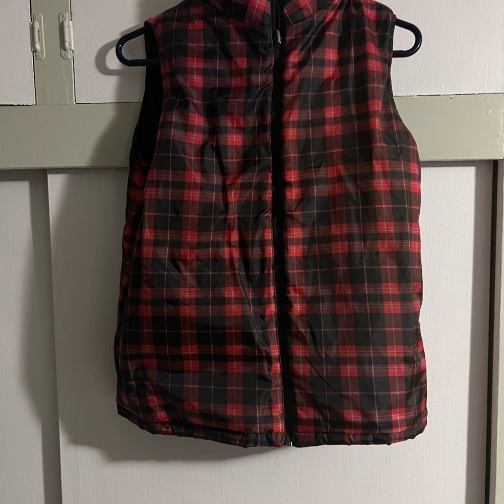 Women’s M Merona Puffer Vest - Reversible - Picture 4 of 13